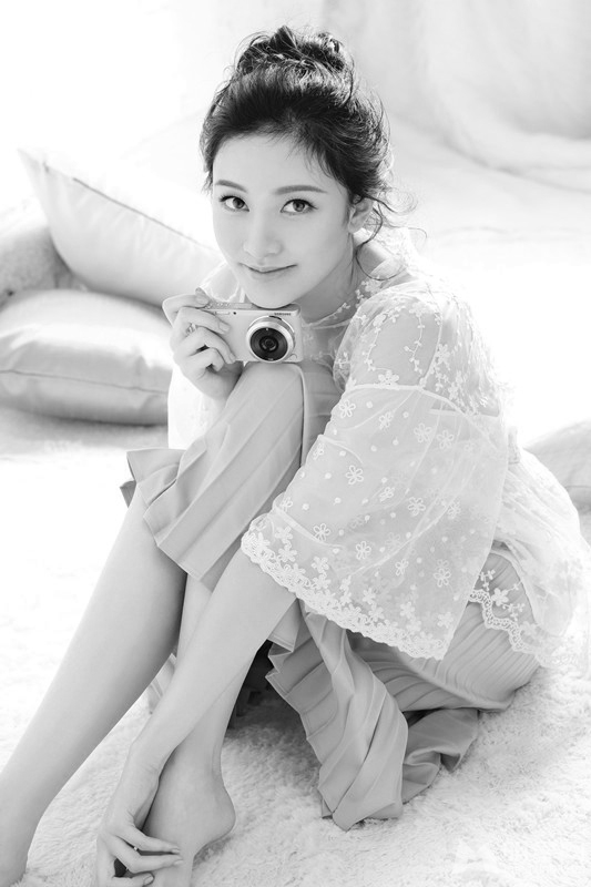 崔心心甜美写真妆容清新宛若春风_图-5