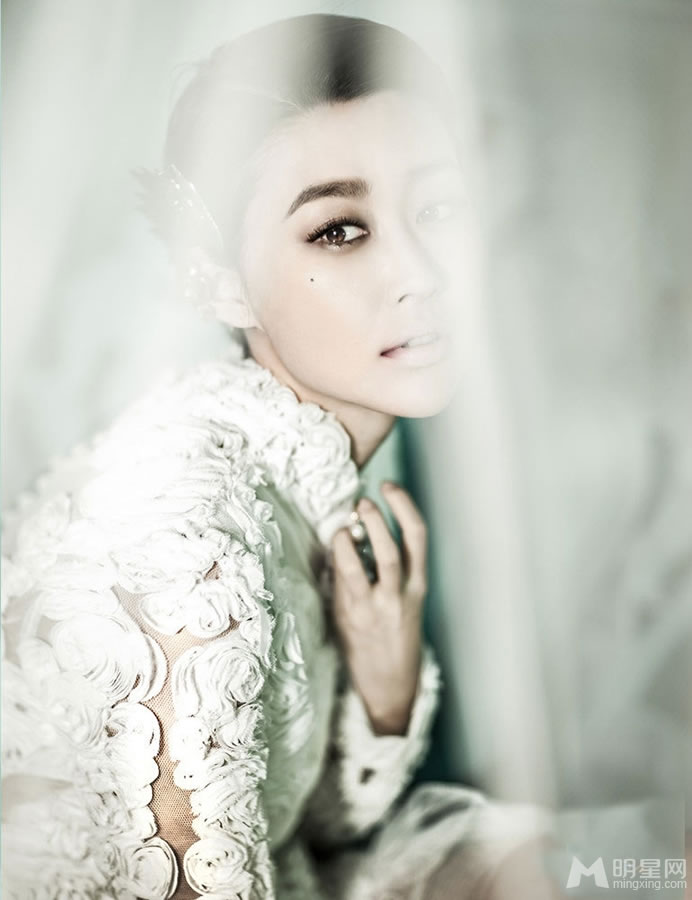 马梓涵蕾丝透视写真冷艳而不失妩媚_图-1