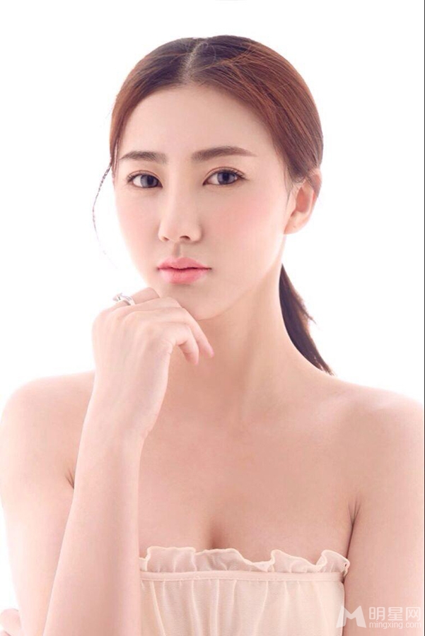 余筱亭清新靓丽写真清丽宜人气质脱俗_图-5