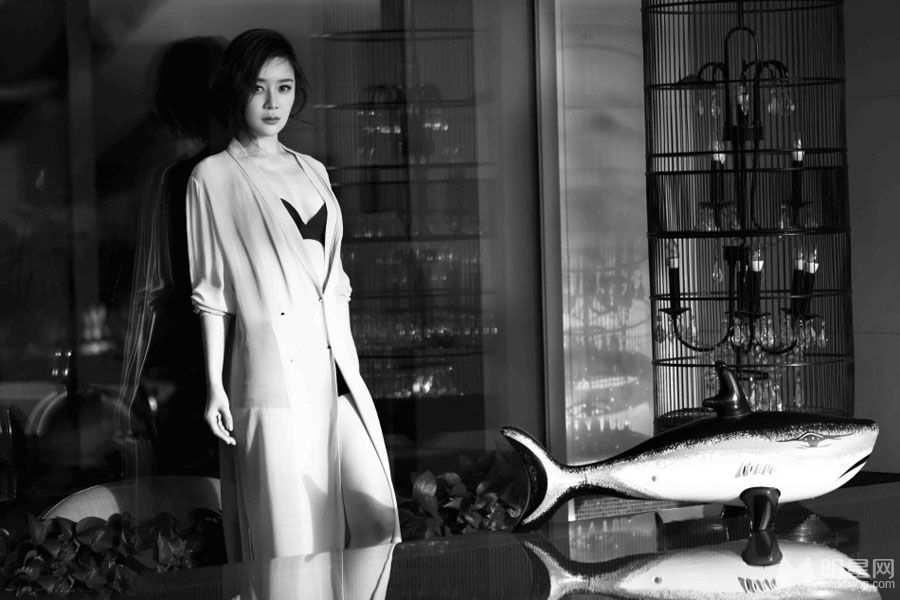 袁姗姗性感时尚写真性感慵懒姿态尽显_图-3