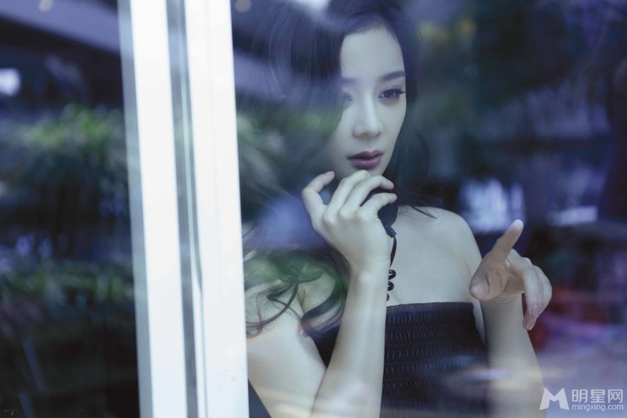 袁姗姗性感时尚写真性感慵懒姿态尽显_图-5