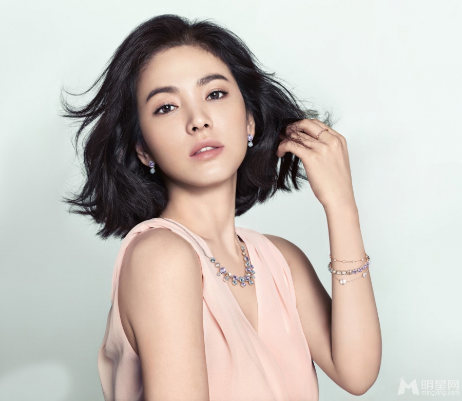 宋慧乔夏季写真曝光耀眼美貌尽显优雅气质_图-8