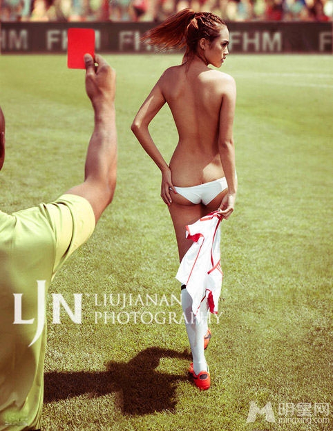 男人装女版国足写真半裸豪臀性感挑逗_图-6