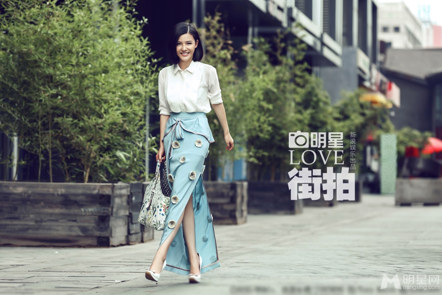 杨子姗时尚街拍曝光利落短发诠释多维度美_图-8