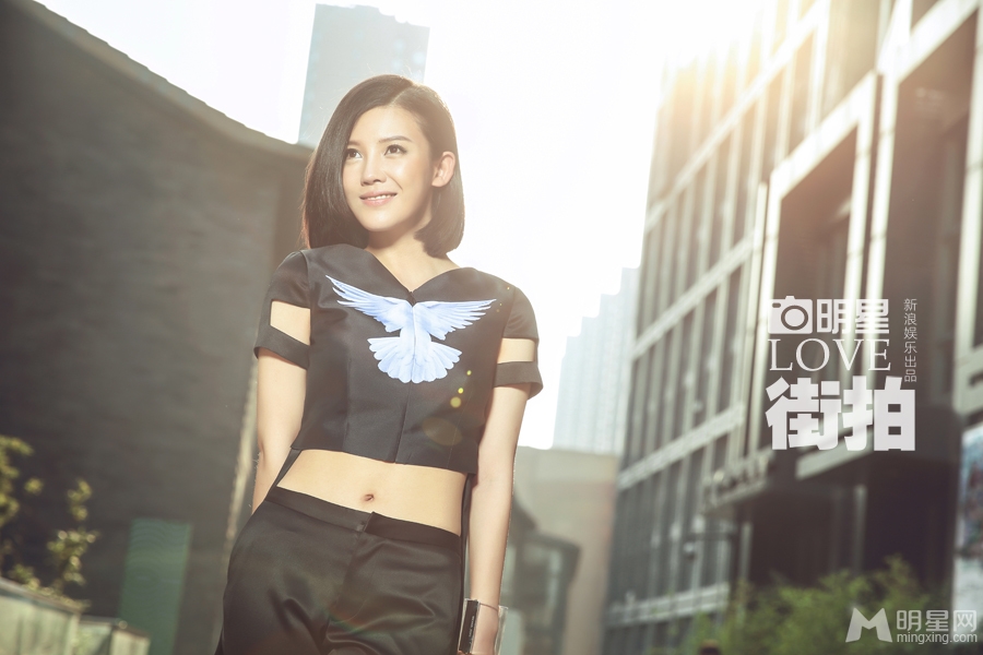 杨子姗时尚街拍曝光利落短发诠释多维度美_图-10