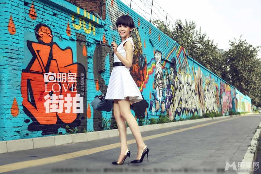 杨子姗时尚街拍曝光利落短发诠释多维度美_图-1