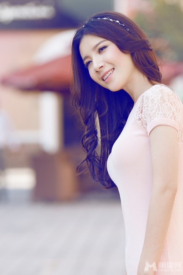 徐立夏日写真曝光甜美笑容清新脱俗_图-4