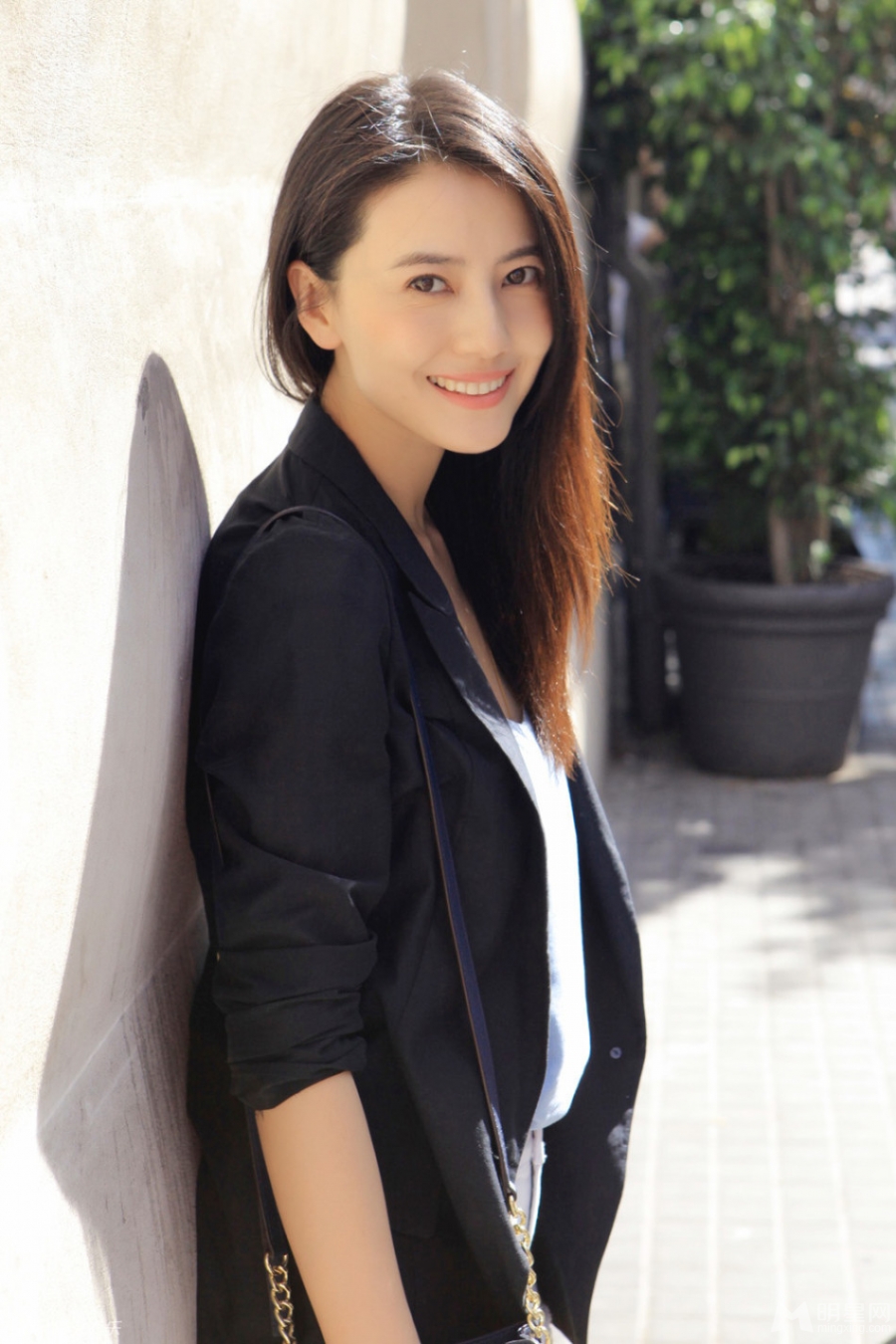 高圆圆曝畅游欧洲美照笑容甜美清新可人_图-8