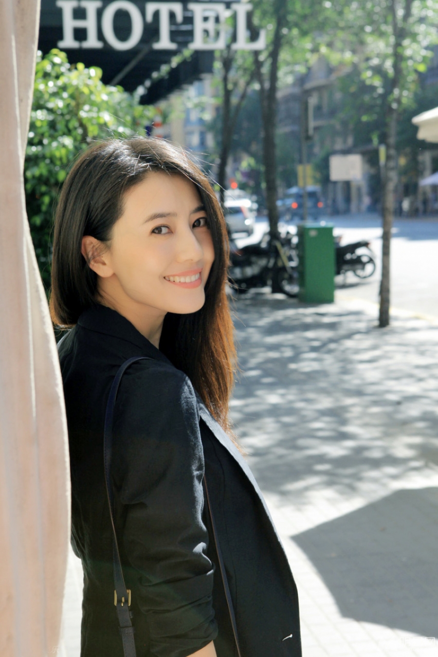 高圆圆曝畅游欧洲美照笑容甜美清新可人_图-9