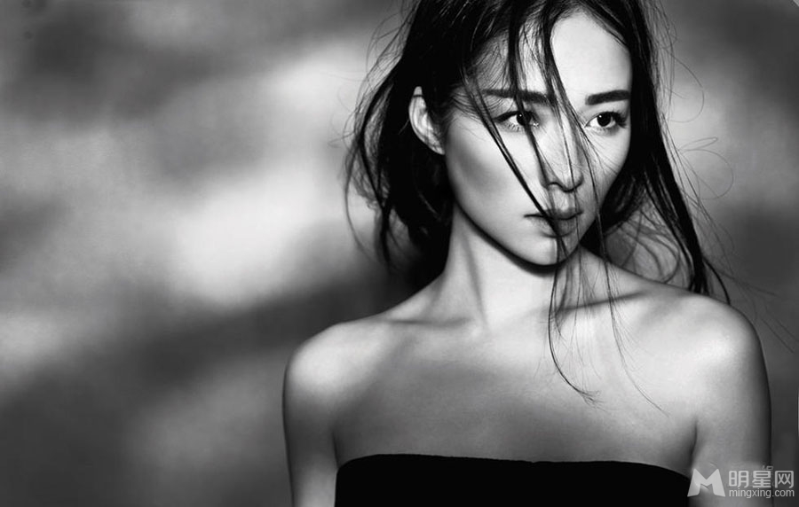 江一燕暗黑鬼魅写真黑唇彰显腹黑形象_图-4