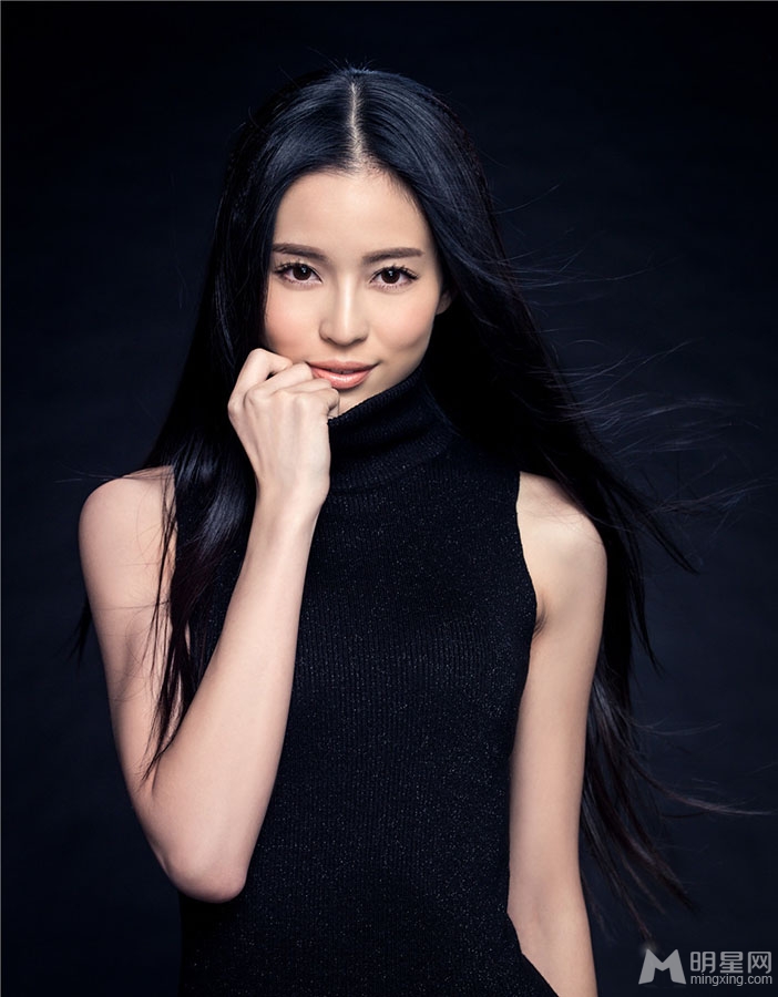 温馨优雅写真长发飘飘凸显女神范_图-5
