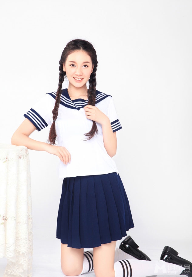 程砚秋学生制服写真青春扮相显可爱_图-3