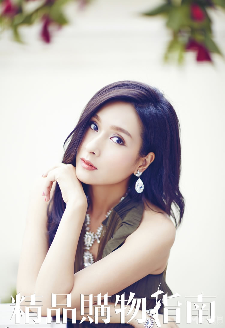 杨恭如优雅登封面不老女神美丽依旧_图-1