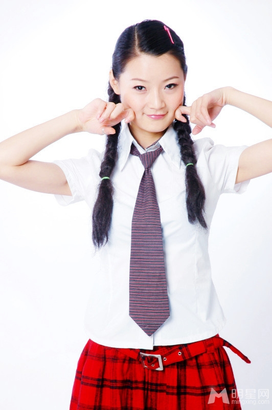 歌手唐古校服写真回归校园美少女_图-8