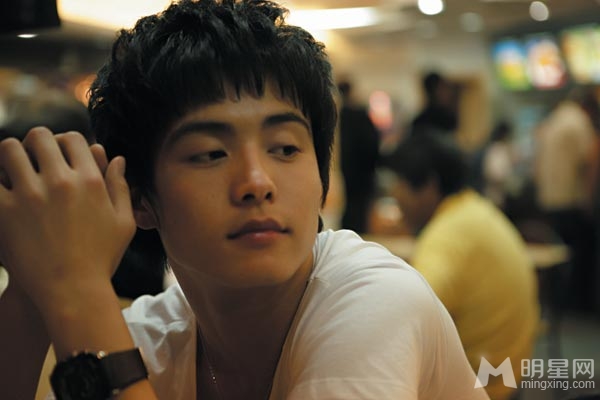 马天宇阳光写真大笑展邻家男孩范_图-5