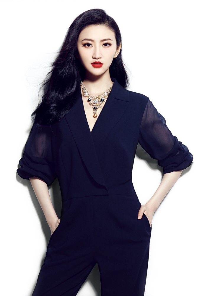 景甜优雅登杂志透视蕾丝秀美背_图-3