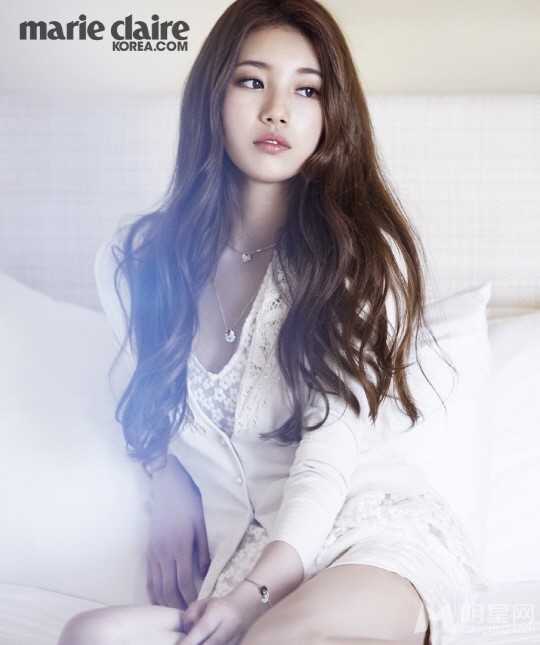 秀智ELLE时尚写真清秀妆容透露小性感_图-3