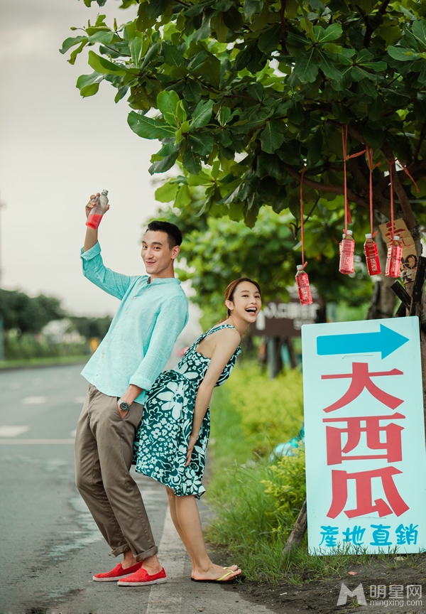 张俪王阳明清新写真嘟嘴亲亲暧昧情愫_图-3