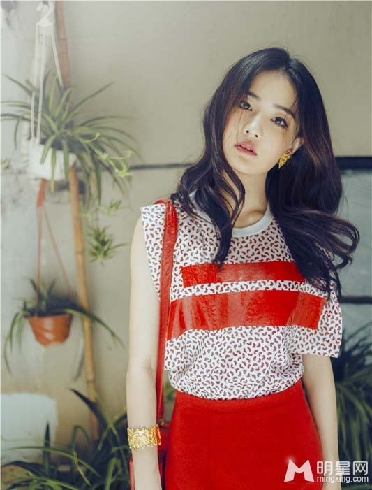 徐璐蓝色质感大片尽显小仙女灵动可人_图-2