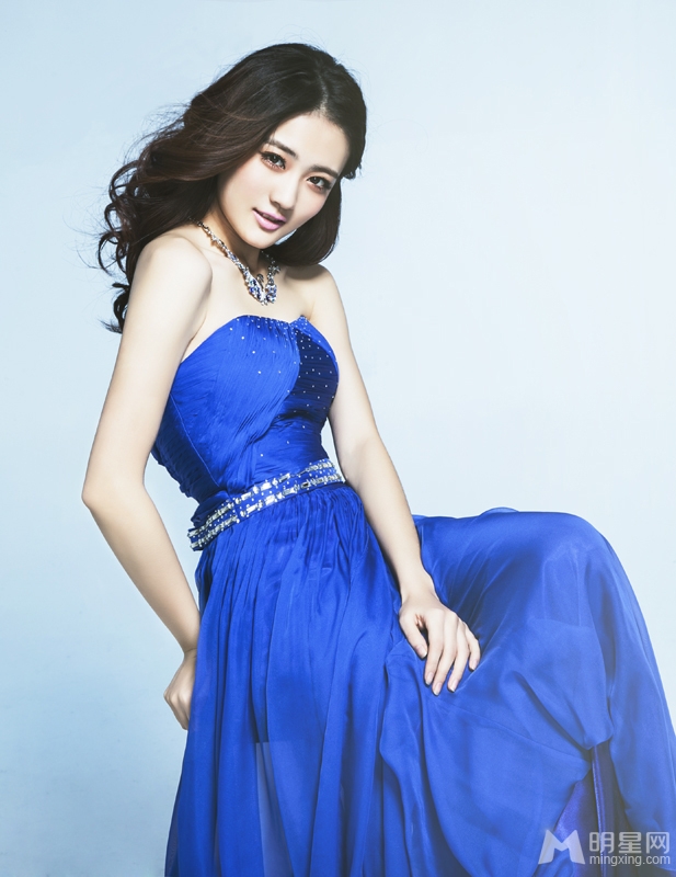 徐璐蓝色质感大片尽显小仙女灵动可人_图-5