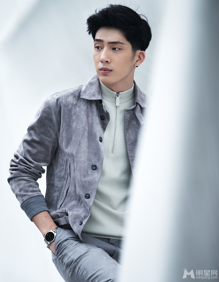 井柏然阳光写真诠释暖男本色_图-3