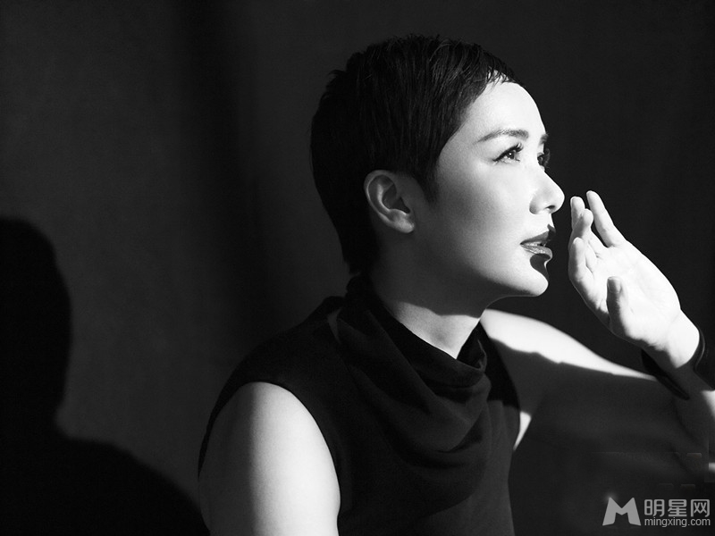 蒋雯丽优雅写真复古魅惑展成熟女人味_图-5