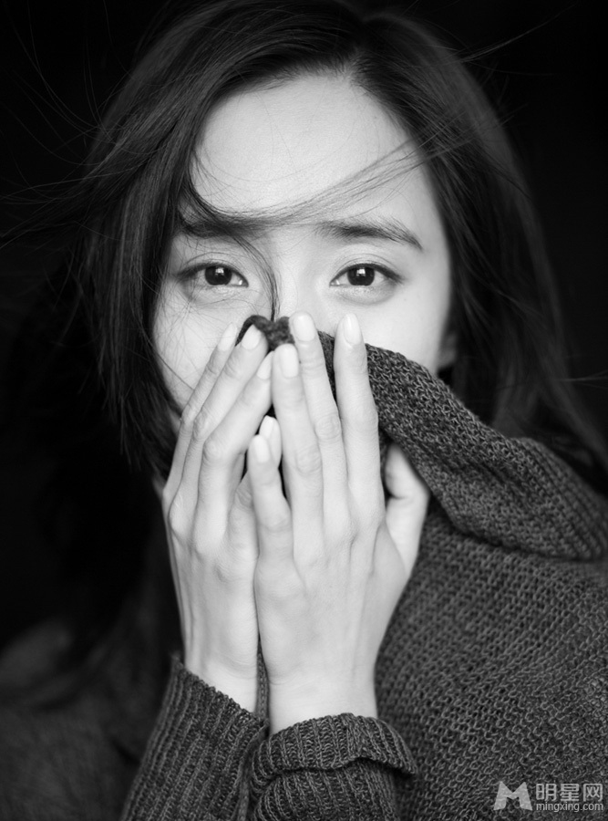 王智空灵写真尽显淡放安然真我状态。?_图-6