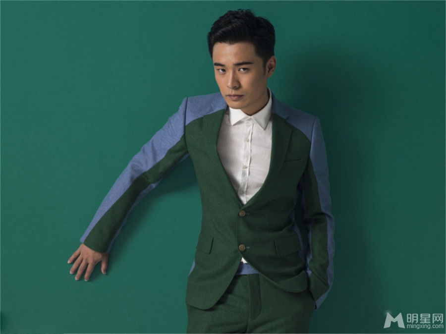 陈赫撞色西服写真展曾式笑容_图-5