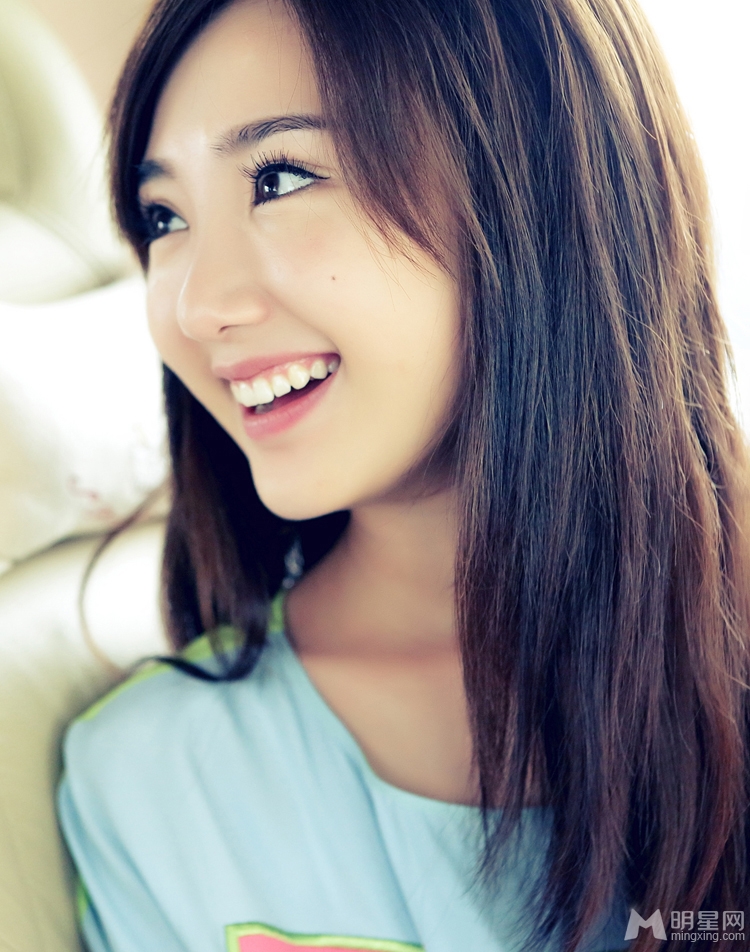 毛晓彤甜美写真笑容灿烂婉约可人_图-9