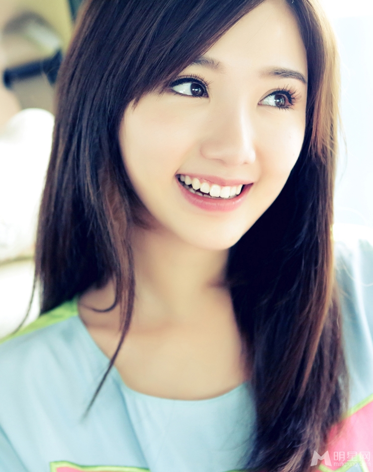 毛晓彤甜美写真笑容灿烂婉约可人_图-3