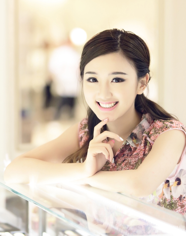 毛晓彤甜美写真笑容灿烂婉约可人_图-6
