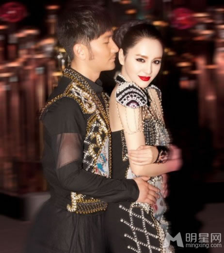 七夕祝福刘恩佑张熙媛浪漫婚纱照_图-1
