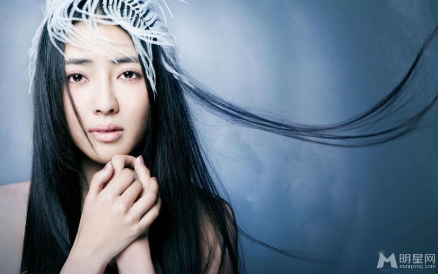 黎一萱冷艳写真长发飘飘尽显美感_图-7