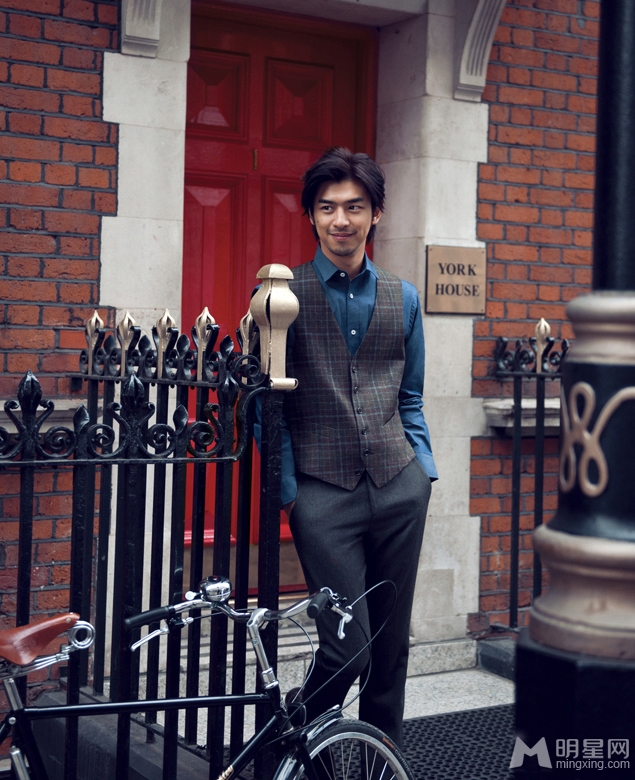陈柏霖休闲雅痞写真玩转伦敦街头时尚_图-6