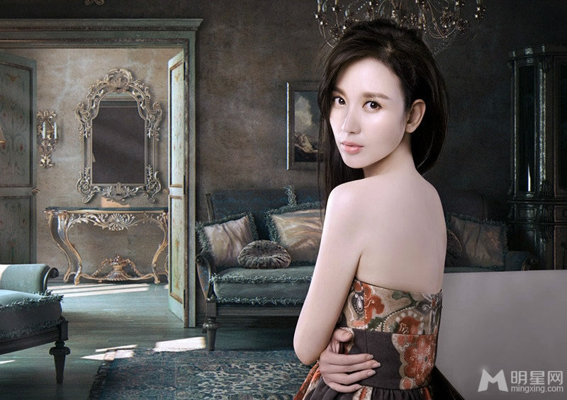 张萌性感写真裸背展性感_图-1