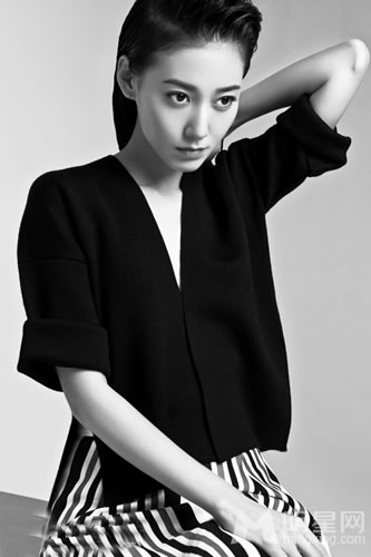 高露御姐写真彰显熟女魅力_图-1