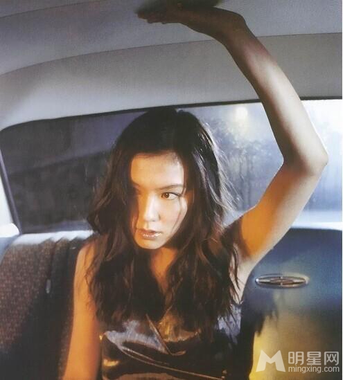 林熙蕾性感叛逆写真酥胸半露火辣诱人_图-13