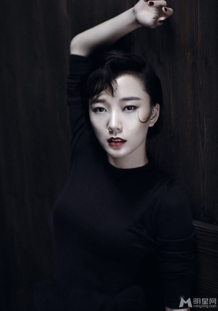 王珞丹慵懒大片奢华美服妩媚诠释_图-3