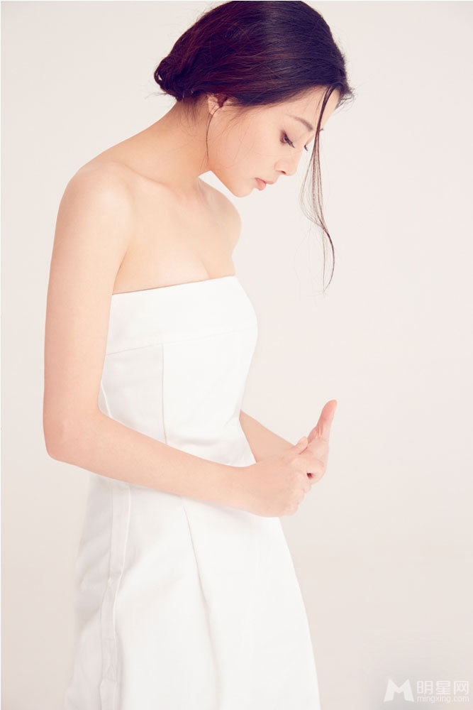 殷桃古典美写真淡雅气质无公害_图-6