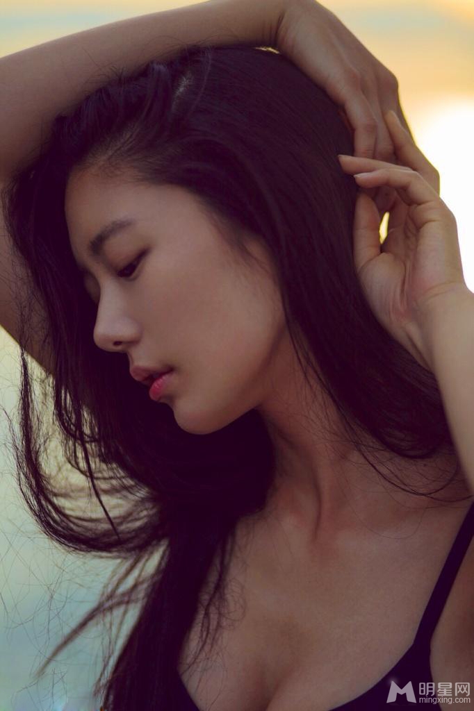 韩国女星Clara李成敏性感比基尼写真_图-8