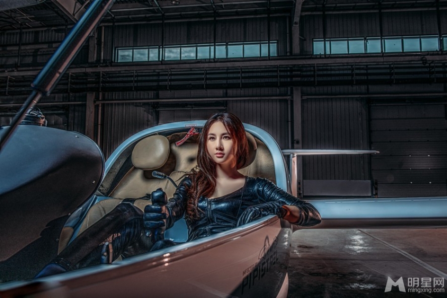 孟瑶化身性感女特工美丽魅惑令人着迷_图-6