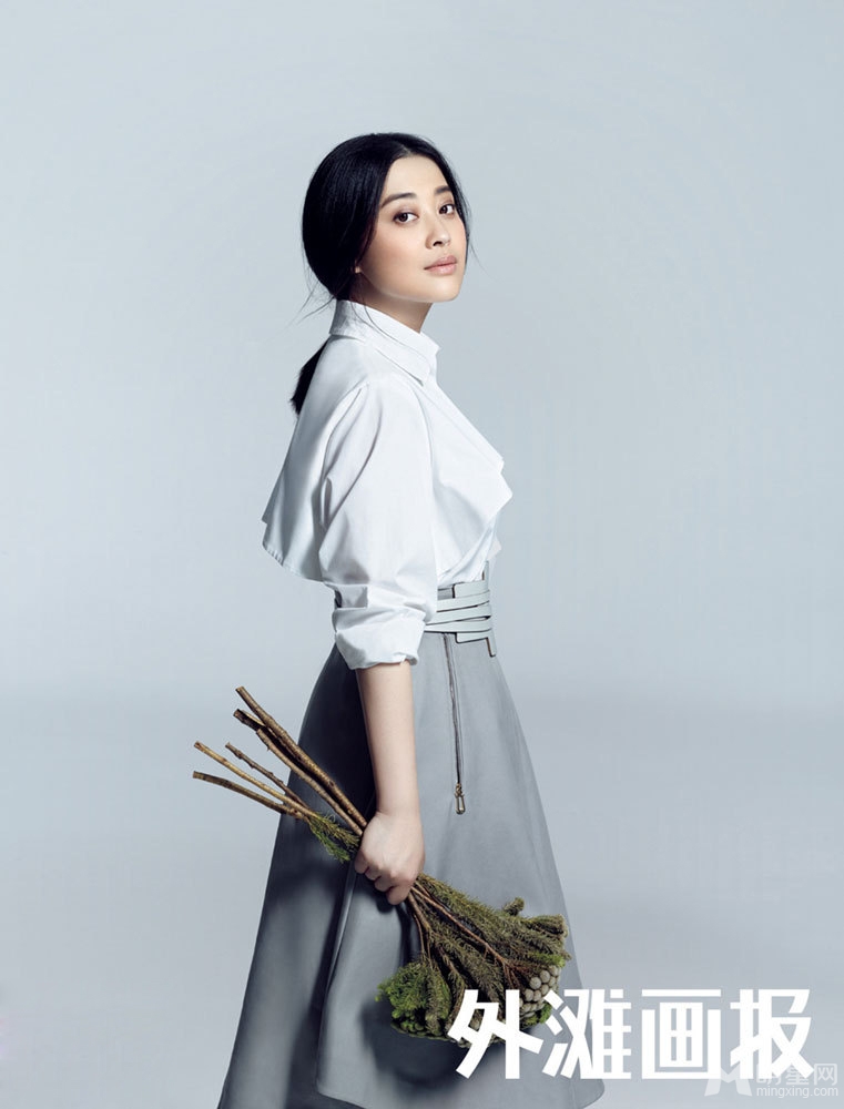 梅婷霸气写真优雅大方展熟女魅力_图-2