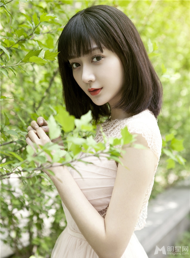 潘之琳精致写真红唇彰显俏丽容颜_图-4