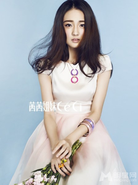 徐璐花漾写真娇羞如少女_图-3