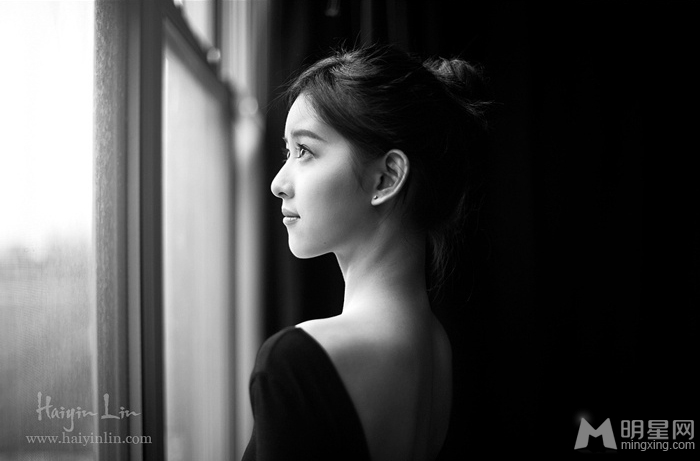 奶茶妹妹章天泽芭蕾写真大秀修长身姿展魅力_图-3