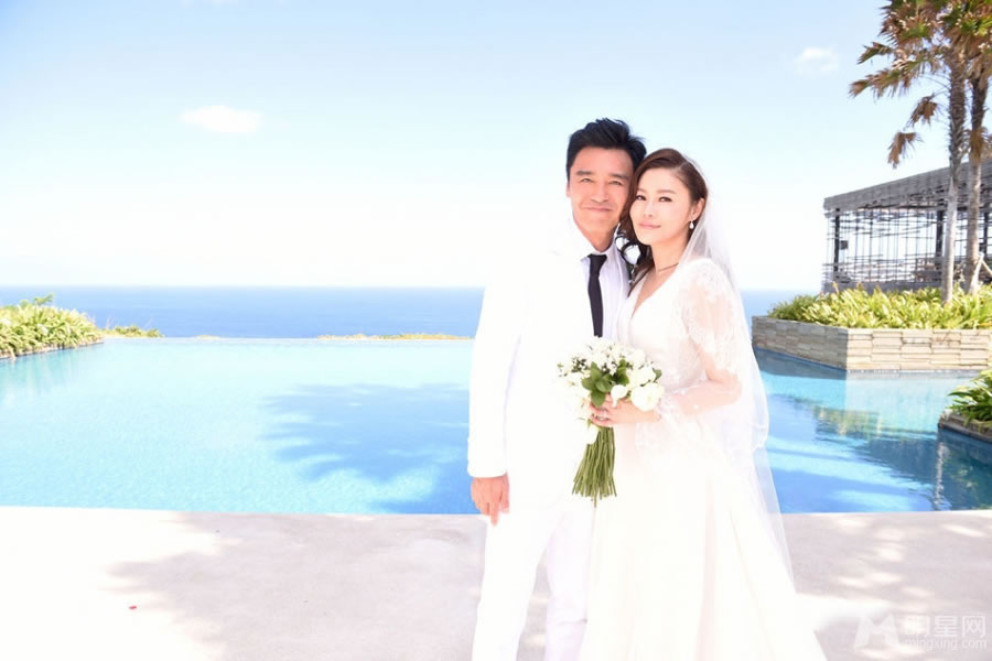 钟镇涛迎娶娇妻甜蜜婚纱照曝光_图-1