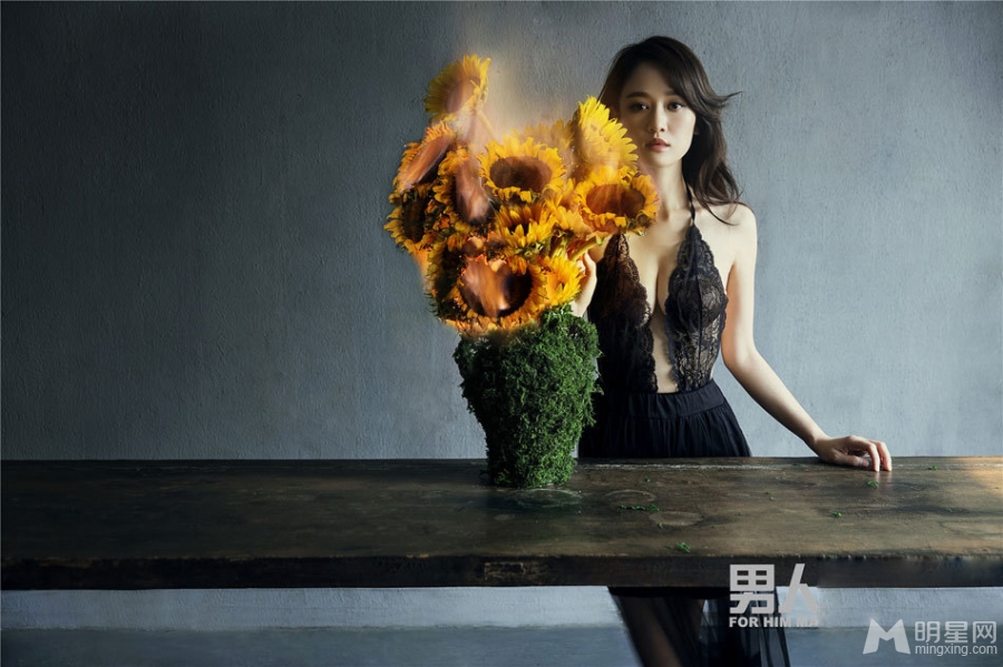 陈乔恩性感登男人装深V诱惑展曼妙曲线_图-12
