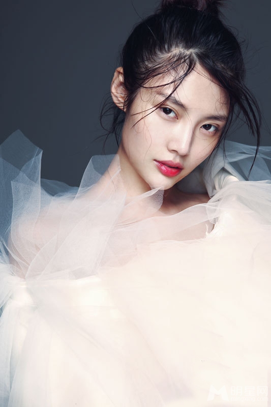 徐冬冬另类婚纱写真造型唯美独特_图-4