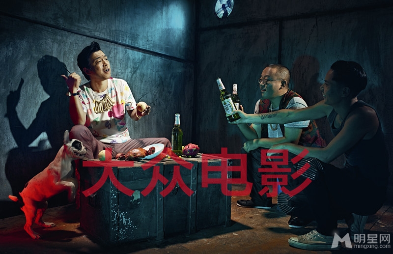 黄渤登大众电影封面男人四十一枝花_图-3