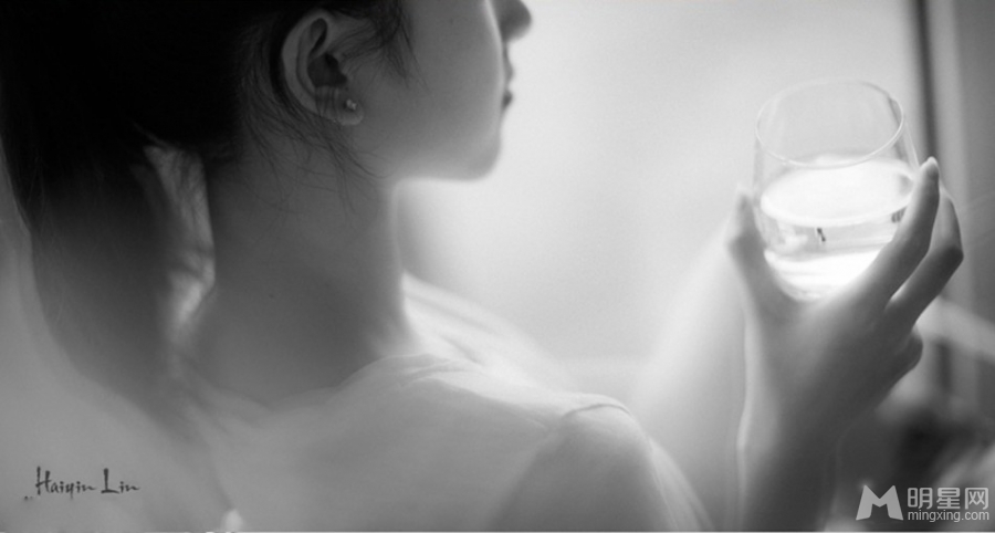 奶茶妹妹清纯写真无辜双眸尽显文艺范_图-2